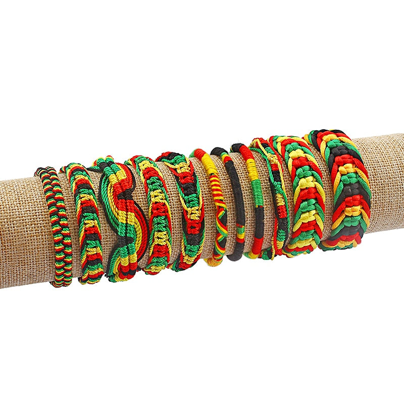 Bracelet fait avec du tissu wax 8 African Fabric Bracelets  Africabaiecom